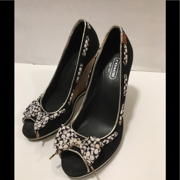 Coach Bow Wedge - Picture 4 of 16